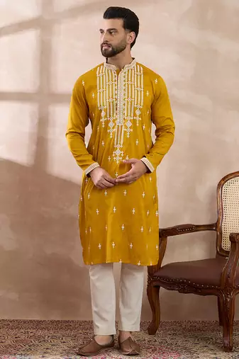 Men yellow silk blend embroidered mandarin collar straight kurta