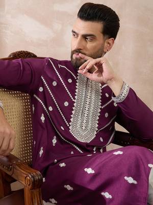 Men purple silk blend embroidered mandarin collar straight kurta 1