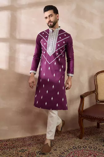 Men purple silk blend embroidered mandarin collar straight kurta