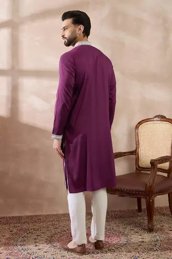 Men purple silk blend embroidered mandarin collar straight kurta