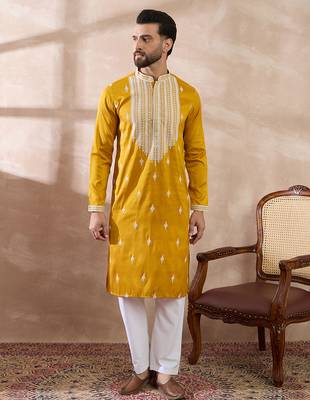 Men yellow silk blend embroidered mandarin collar straight kurta 2