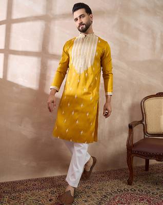 Men yellow silk blend embroidered mandarin collar straight kurta 3