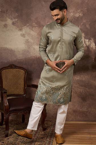 Men green silk blend solid embroidered straight kurta