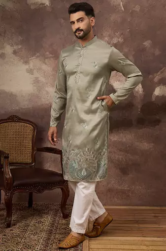 Men green silk blend solid embroidered straight kurta