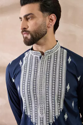Men navy blue silk blend embroidered mandarin collar straight kurta