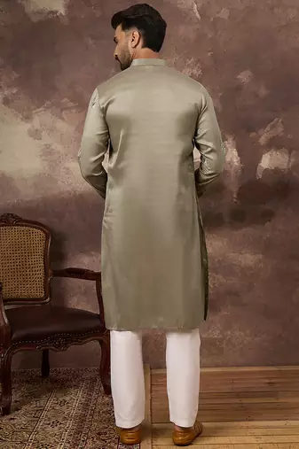 Men green silk blend solid embroidered straight kurta
