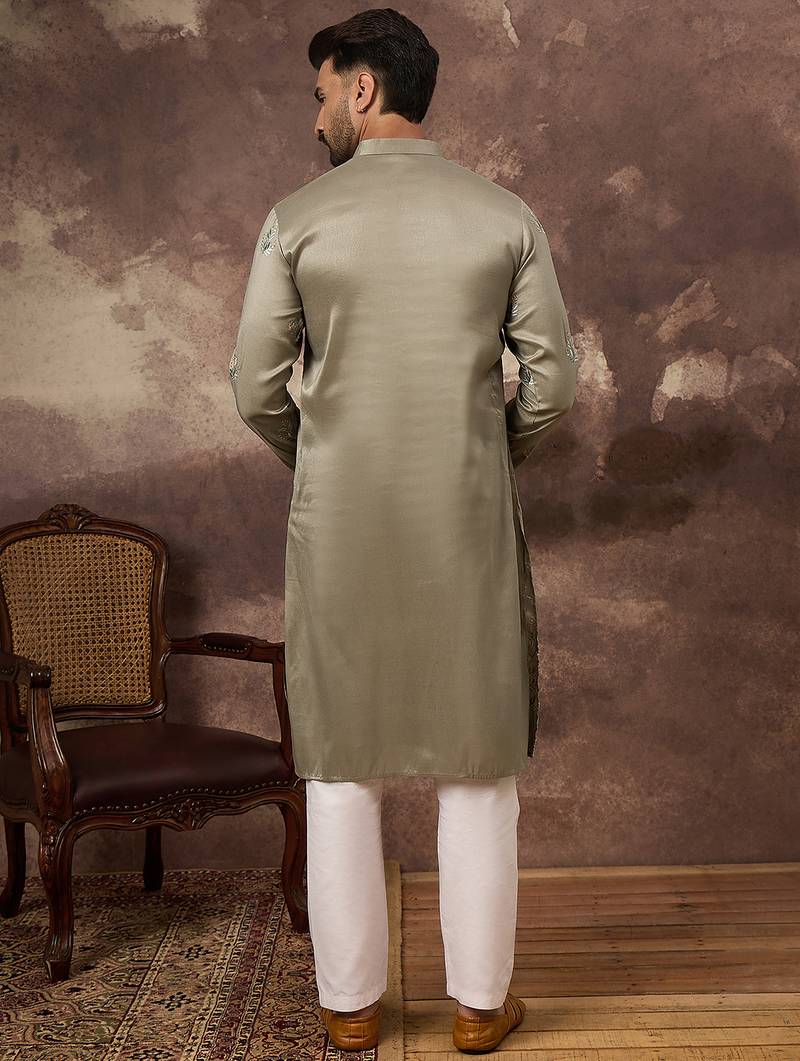 Men green silk blend solid embroidered straight kurta