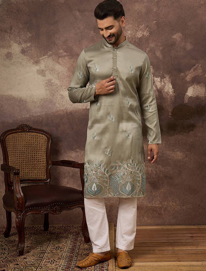 Men green silk blend solid embroidered straight kurta
