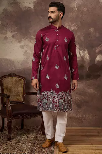 Men maroon silk blend solid embroidered straight kurta