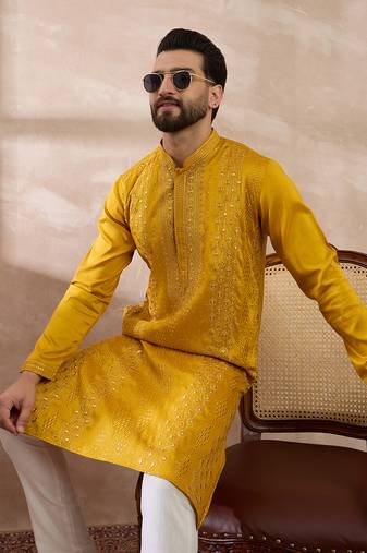 Men mustard silk blend embroidered mandarin collar straight kurta