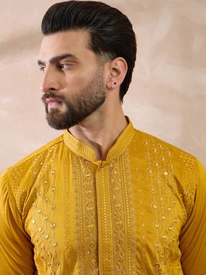 Men mustard silk blend embroidered mandarin collar straight kurta 2