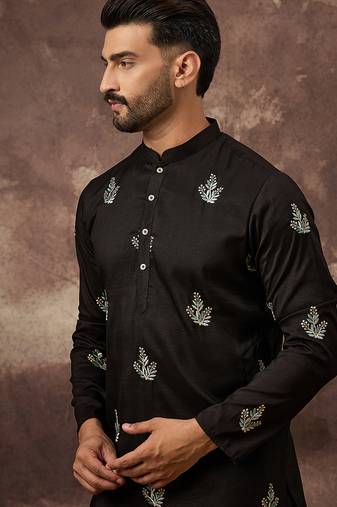 Men black silk blend solid embroidered straight kurta