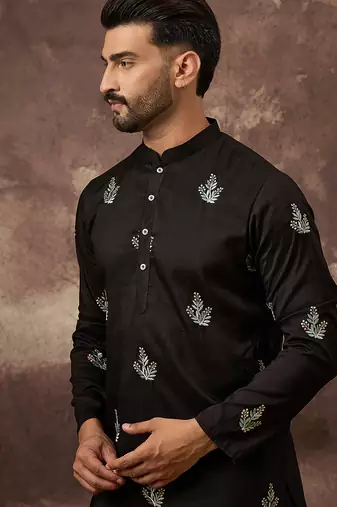 Men black silk blend solid embroidered straight kurta