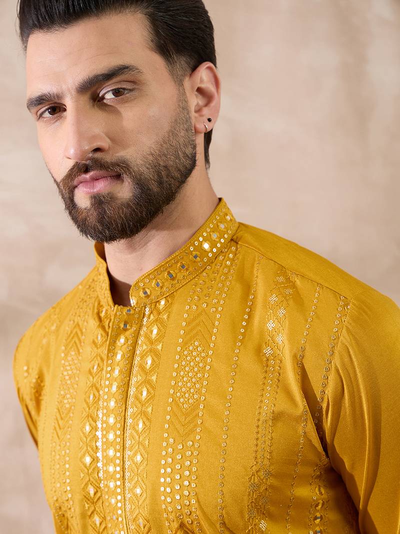 Men mustard silk blend embroidered mandarin collar straight kurta