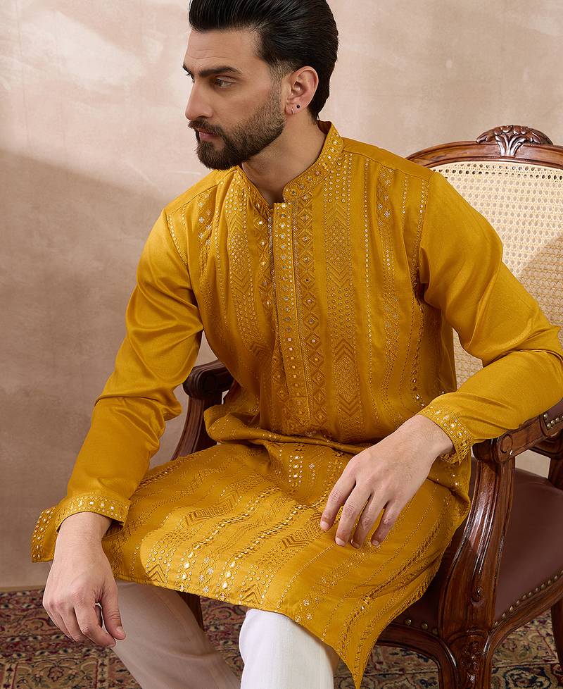 Men mustard silk blend embroidered mandarin collar straight kurta