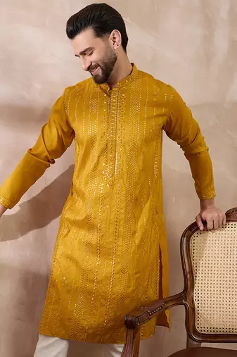 Men mustard silk blend embroidered mandarin collar straight kurta