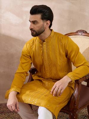 Men mustard silk blend embroidered mandarin collar straight kurta 5