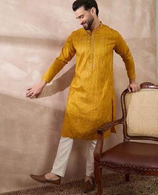 Men mustard silk blend embroidered mandarin collar straight kurta 5