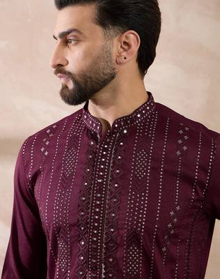 Men purple silk blend embroidered mandarin collar straight kurta 2