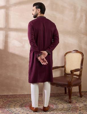 Men purple silk blend embroidered mandarin collar straight kurta 4