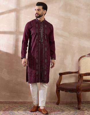 Men purple silk blend embroidered mandarin collar straight kurta 5