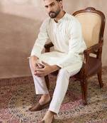 Men white silk blend embroidered mandarin collar straight kurta
