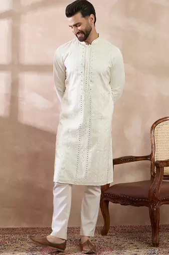 Men white silk blend embroidered mandarin collar straight kurta