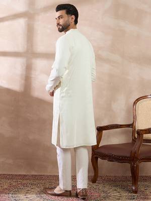 Men white silk blend embroidered mandarin collar straight kurta 4