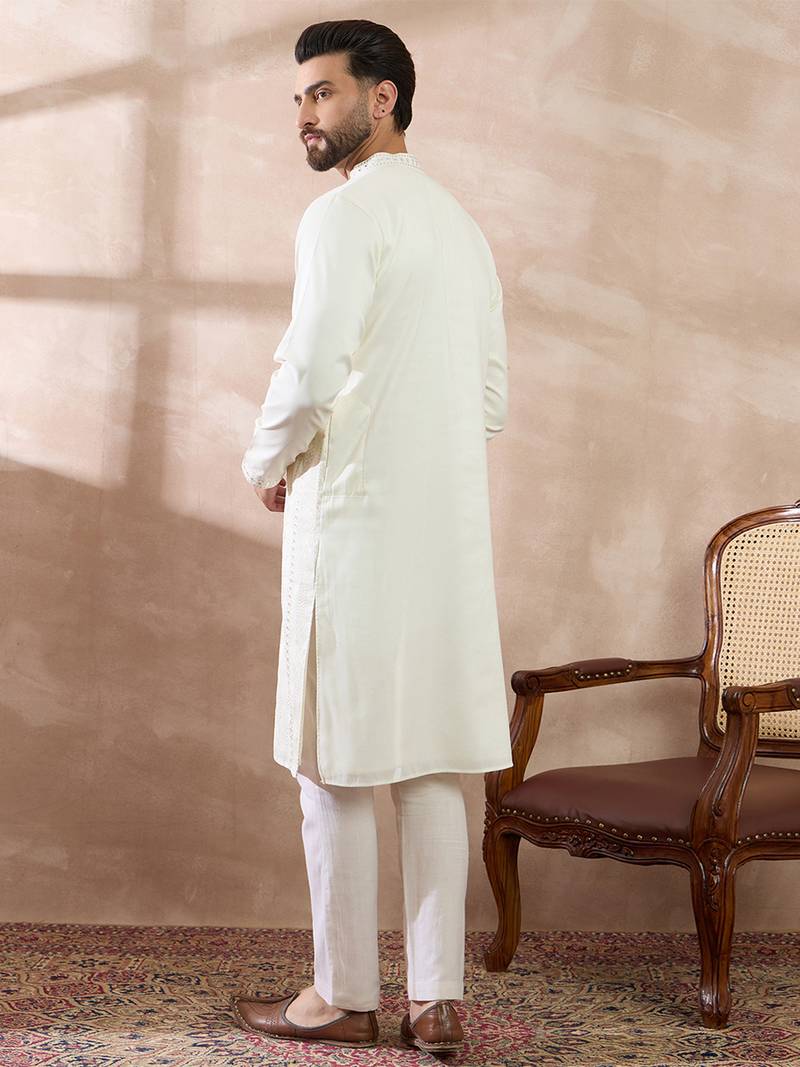 Men white silk blend embroidered mandarin collar straight kurta