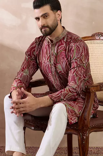 Men red silk blend printed mandarin collar straight kurta