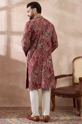 Men red silk blend printed mandarin collar straight kurta