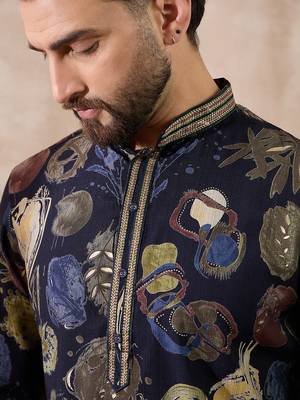 Men navy blue silk blend printed mandarin collar straight kurta 2
