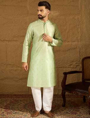 Men green silk blend solid woven design straight kurta 5