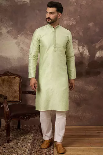 Men green silk blend solid woven design straight kurta