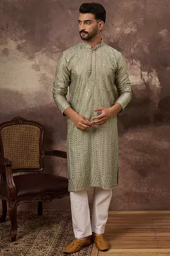 Men green silk blend solid embroidered straight kurta