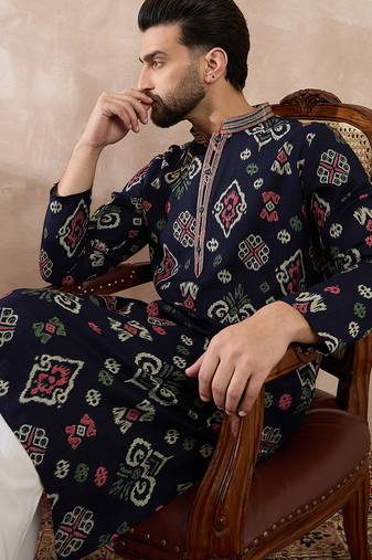 Men blue silk blend printed mandarin collar straight kurta