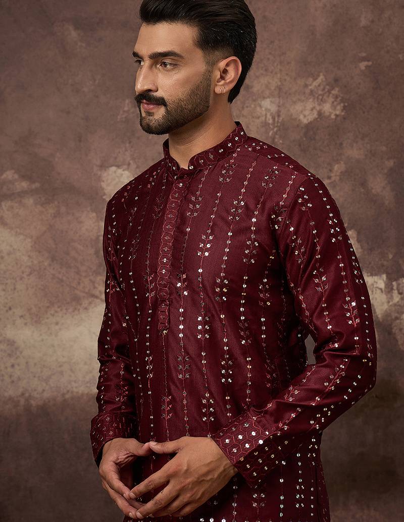 Men maroon silk blend solid embroidered straight kurta