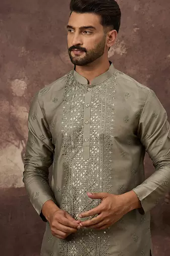 Men green silk blend solid embroidered straight kurta