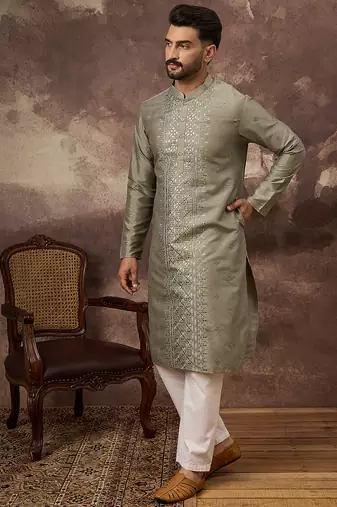 Men green silk blend solid embroidered straight kurta