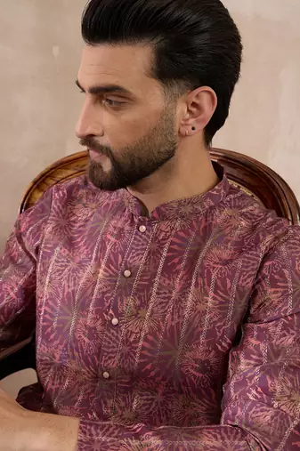 Men purple silk blend printed mandarin collar straight kurta
