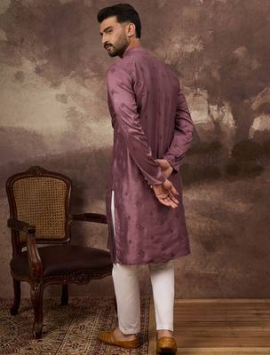 Men mauve silk blend solid embroidered straight kurta 4