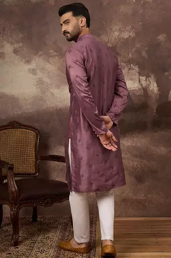 Men mauve silk blend solid embroidered straight kurta