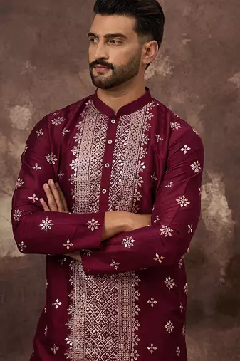 Men maroon silk blend solid embroidered straight kurta