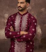 Men maroon silk blend solid embroidered straight kurta