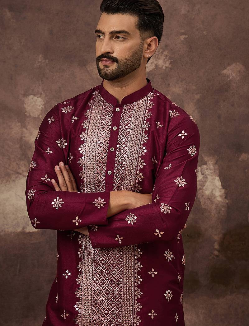 Men maroon silk blend solid embroidered straight kurta
