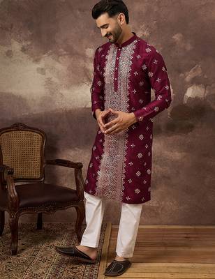 Men maroon silk blend solid embroidered straight kurta 5