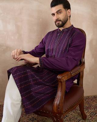 Men purple silk blend embroidered mandarin collar straight kurta 1
