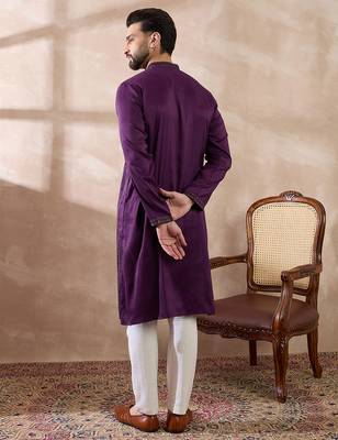 Men purple silk blend embroidered mandarin collar straight kurta 4