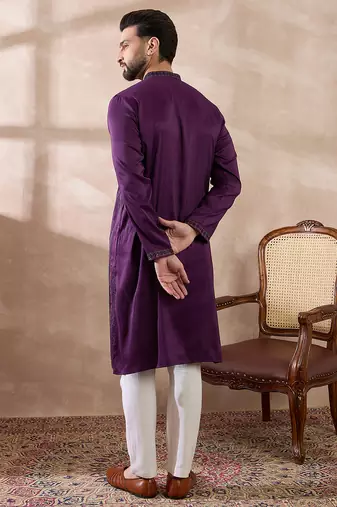 Men purple silk blend embroidered mandarin collar straight kurta