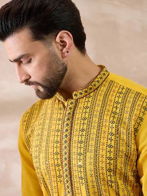 Men yellow silk blend embroidered mandarin collar straight kurta 2